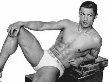 A Cristiano Ronaldo le encantan los calzoncillos rosas