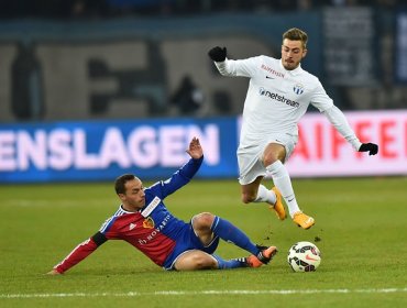 Marcelo Díaz debutó en goleada de Hamburgo y sale de zona roja