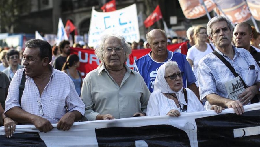 Marchan en Buenos Aires para reclamar esclarecimiento del caso Nisman