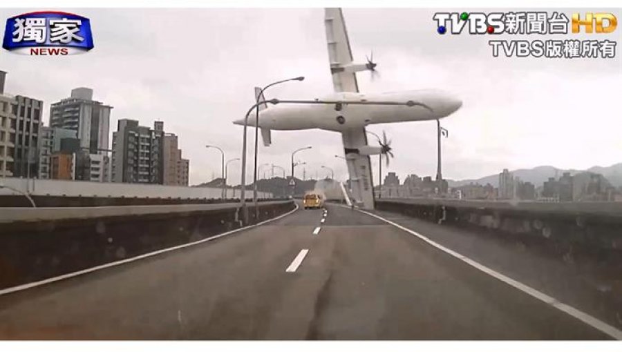 Aumentan a 31 los muertos en el accidente aéreo en Taiwán