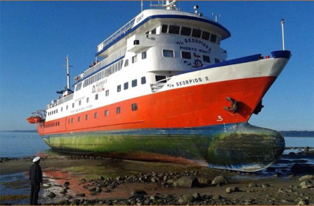 Crucero Skorpios II encalló en punta Panitao, cerca de Puerto Montt