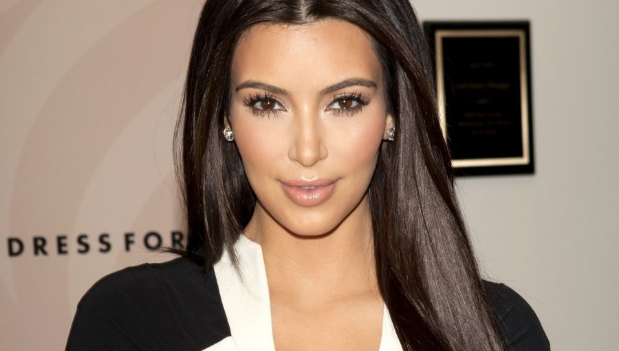 Kim Kardashian sorprende a todos con fotografía para revista Love