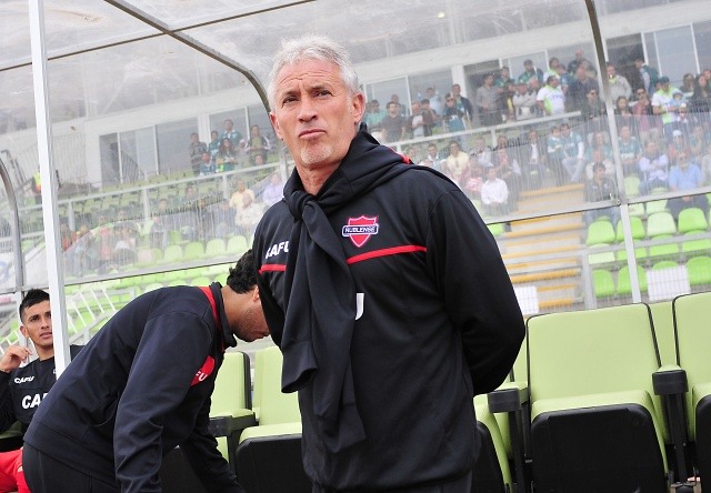 Ivo Basay no va más como técnico de Ñublense