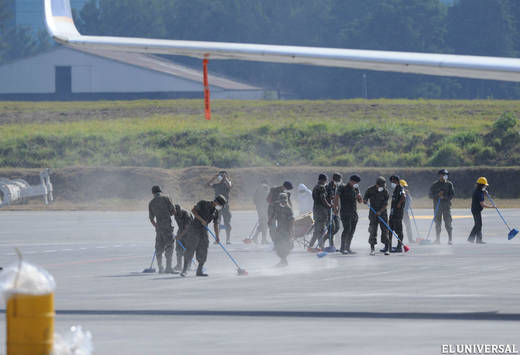 Unos 6.000 afectados por cierre de aeropuerto que provocó volcán en Guatemala