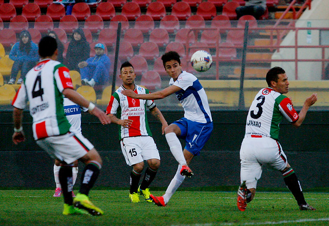 Universidad Católica enfrenta a Palestino buscando retomar los triunfos