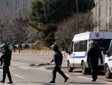 Francia: Violento tiroteo se produjo durante visita protocolar de Primer Ministro Manuel Valls