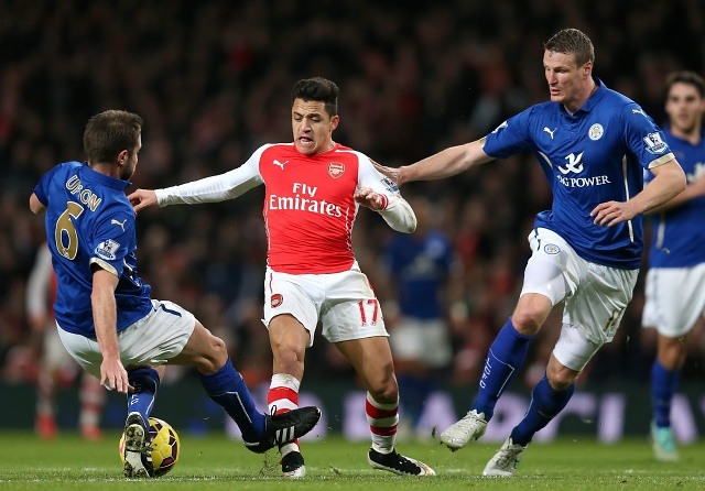 Alexis Sánchez retornó en sufrida victoria de Arsenal sobre Leicester