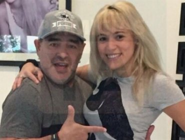 Diego Maradona reaparece con nuevo rostro después de someterse a una cirugía facial
