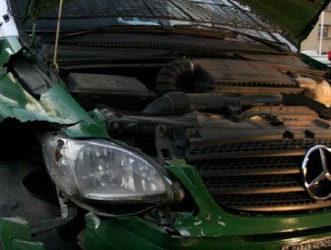 Persecución policial terminó por choque con bus del Transantiago