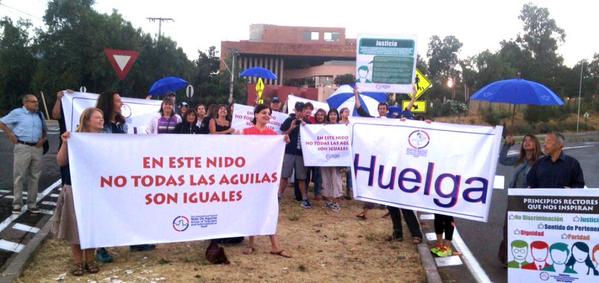 Profesores del colegio Nido de Águilas protestan por discriminación en el pago de remuneraciones