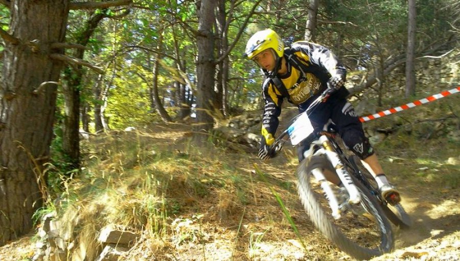 Tricampeón mundial Barel lidera 'Santa Cruz Andes Pacifico' tras primera jornada