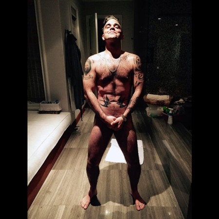 Robbie Williams festejó su cumpleaños con audaz imagen en Instagram