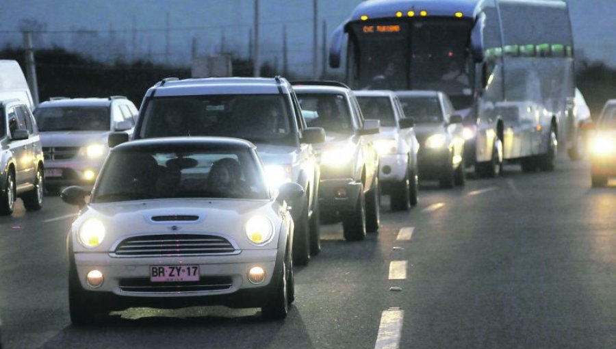 A las 7 de la tarde será la hora peak para el retorno de 240.000 vehículos a la capital