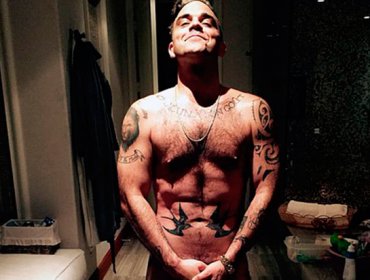 Robie Williams se desnudó en las redes sociales
