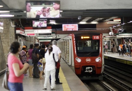 Metro activa plan de contingencia para facilitar llegada de hinchas al partido de Copa Libertadores de este martes