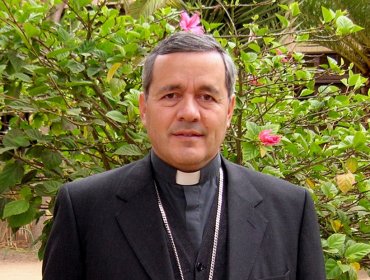 Diputado Espinoza viajó al Vaticano, espera que el Papa acoja argumentos contra designado obispo de Osorno