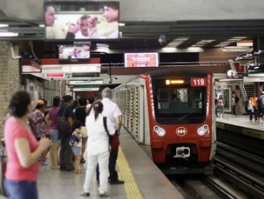 Metro activa plan de contingencia para facilitar llegada de hinchas al partido de Copa Libertadores de este martes