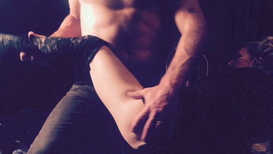 Pura sensualidad: Jessica Simpson posó al estilo 50 Sombras de Grey