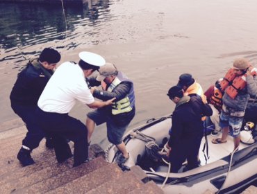 Armada de Coquimbo rescata a turistas de yate que se estaba hundiendo