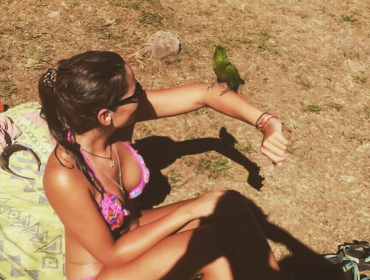 Kel Calderón causó furor en redes sociales por sexy foto en bikini