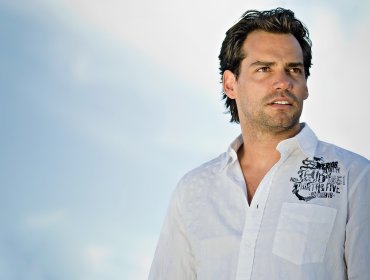 Cristian de la Fuente se une a popular serie norteamericana junto a estrella de Glee