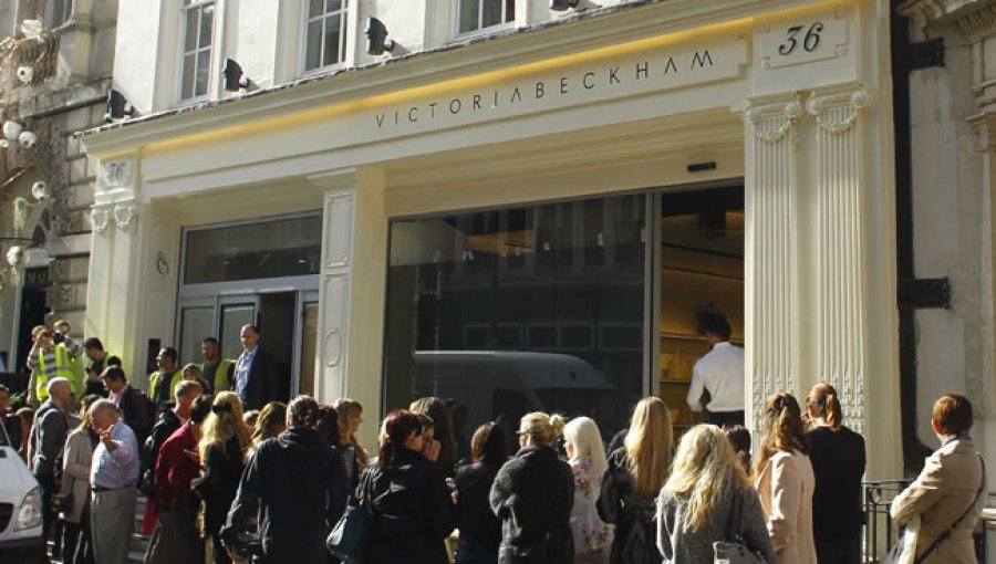 La tienda de Victoria Beckham en Londres atrajo a 500 personas en 4 días, solo 12 compraron