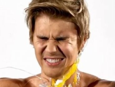 Video: Justin Bieber recibió una lluvia de huevos