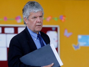 Eyzaguirre anuncia que gratuidad completa en educación comenzará en 2016