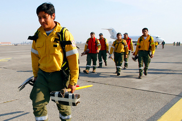 Intendente del Biobío recibió a los 32 brigadistas argentinos que se suman al combate de incendios forestales