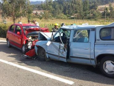 1 persona muerta y 3 lesionadas tras accidente de tránsito en ruta que une Iloca y Curicó