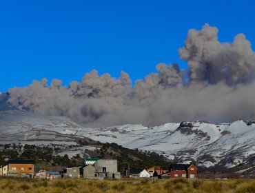 Autoridades llaman a mantener la calma por temblores registrados en volcán Copahue