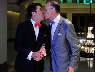 Movilh destacó a Ítalo Passalacqua y su pareja por presencia en la gala del Festival de Viña