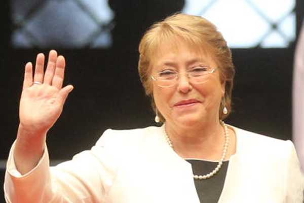 UDI pide a Bachelet que hable sobre caso Caval a su regreso de vacaciones