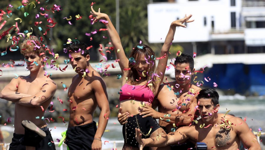 Candidatas a reina del Festival de Viña se presentan con variadas performances