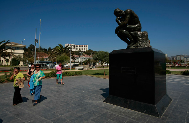 Donación de escultura de Farkas a Viña del mar tiene error ortográfico