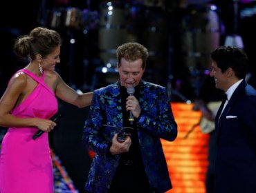 Emmanuel conquista a los madrugadores fanáticos en la Quinta Vergara y se lleva gaviota de plata y oro