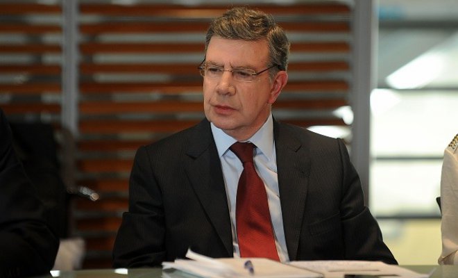 Secretaria de Joaquín Lavín habría reconocido uso de dineros de SQM en campaña senatorial 2009