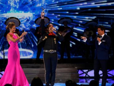 Alejandro Fernández con su romanticismo se llevó todos los premios del Festival de Viña de Mar
