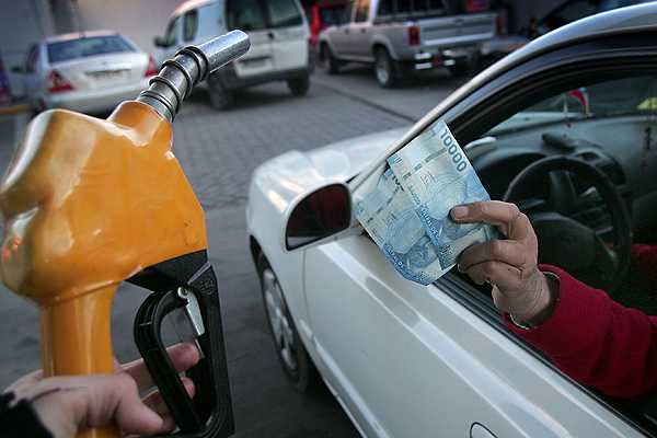 Por tercera semana consecutiva este jueves vuelven a subir los precios de los combustibles