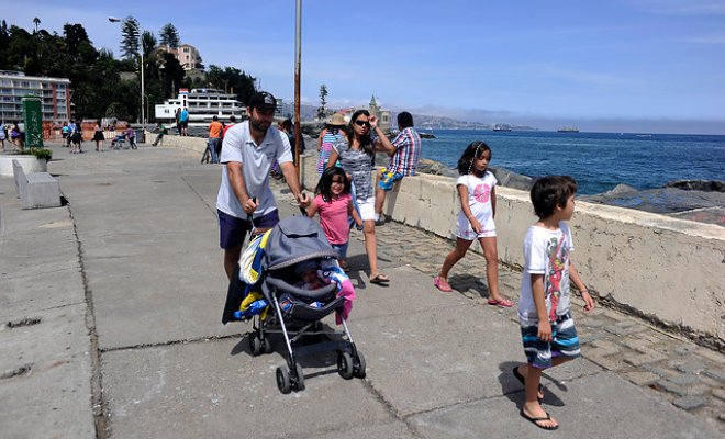 Importante aumento de turistas extranjeros se registró este verano en Chile