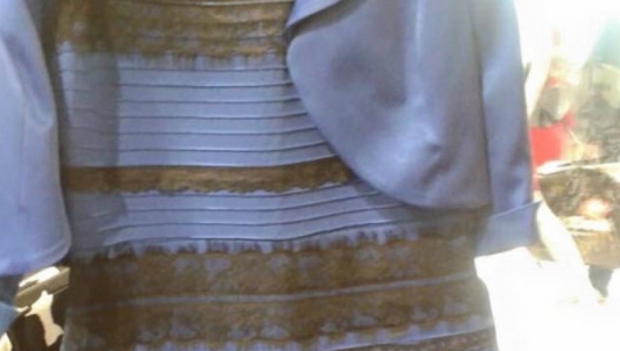 El vestido que tiene confundidos a internautas ¿Dorado y blanco o Azul y negro?