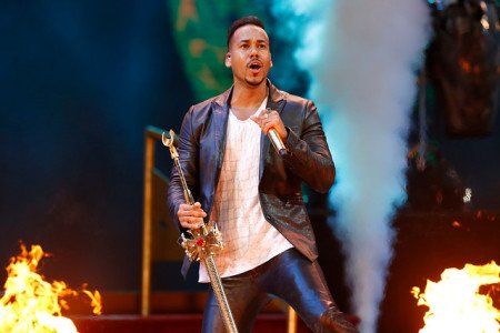 Romeo Santos provoca el delirio de las fanáticas en la Quinta Vergara