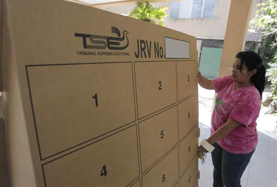 Autoridades salvadoreñas garantizan elecciones limpias pese a dificultades