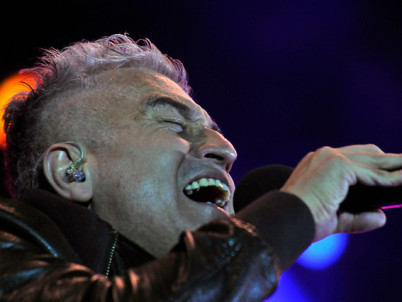 Jorge González suspende su presentación en Lollapalooza