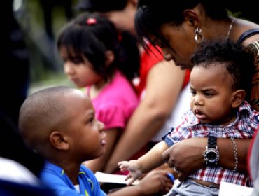 Inmigrantes duplican su presencia en Chile y llegan al 2,1%, según Casen