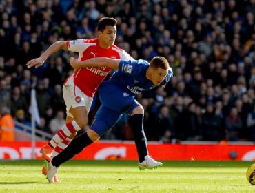 Arsenal gana a Everton y confirma repunte en Inglaterra: Sánchez apenas regular