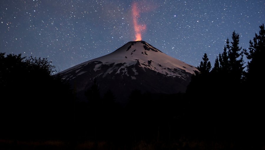 Declaran alerta naranja tras aumento de actividad sísmica en volcán Villarrica