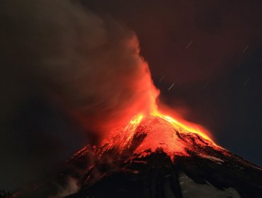 Sernageomin informa que se mantiene posibilidad de pulsos eruptivos en el volcán Villarrica