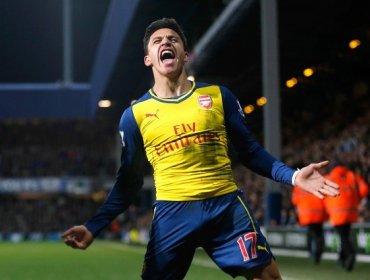 Arsenal vence con golazo de Sánchez al QPR con Isla y sin Vargas