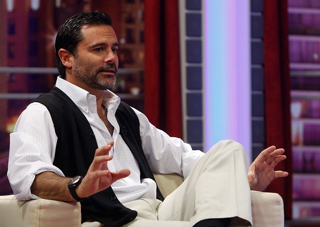 Conoce al actor que interpretará a Felipe Camiroaga en nueva serie de Mega